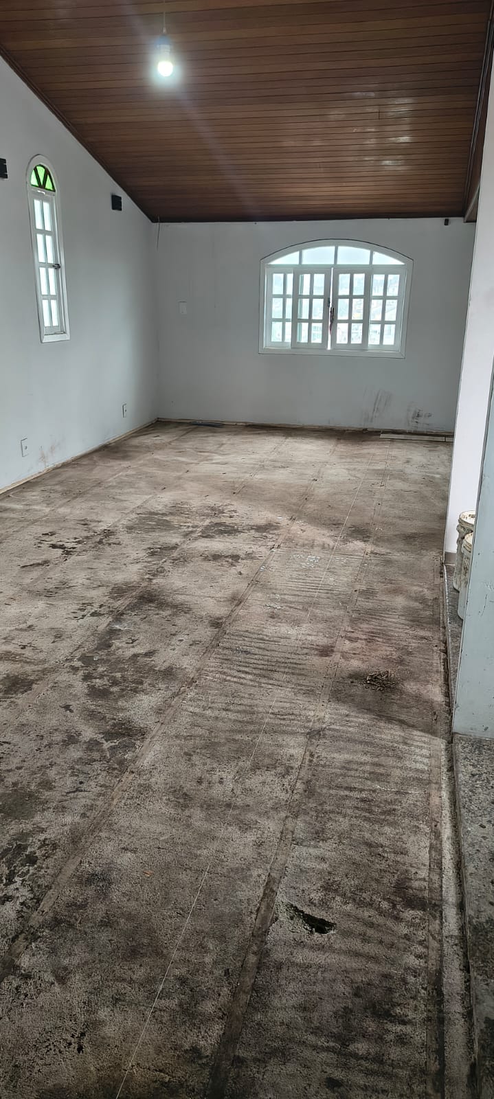 Soleira de granito e piso acabado