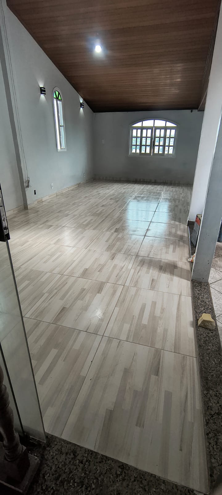 Escada revestida com piso