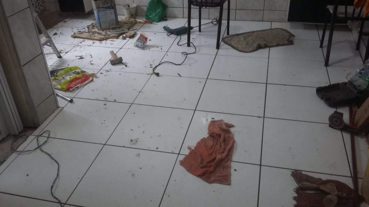 Assentamento de porcelanato realizado pela Repontes Construção